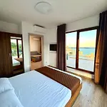 Cabacum Pleasure Beachfront - 50m To And Pool Apartmanhotel 3*