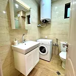 Apartmanhotel Cabacum Pleasure Beachfront - 50m To And Pool Várna
