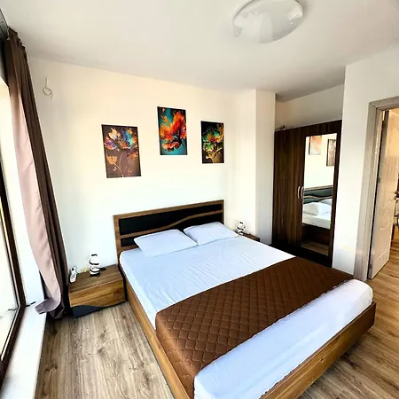 Apartmanhotel Cabacum Pleasure Beachfront - 50m To And Pool Várna