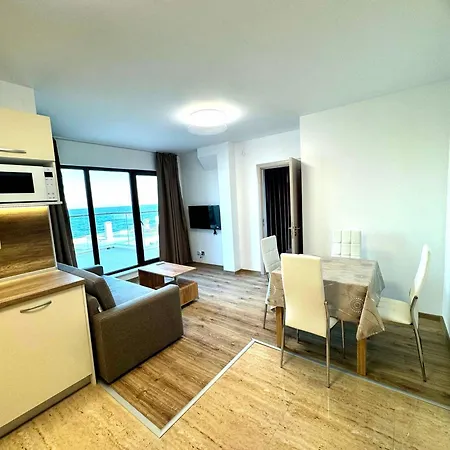 Cabacum Pleasure Beachfront - 50m To And Pool