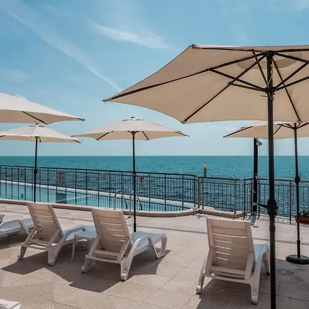 Cabacum Pleasure Beachfront - 50m To And Pool Apartmanhotel 3*