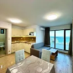Cabacum Pleasure Beachfront - 50m To And Pool Varna