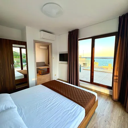 Cabacum Pleasure Beachfront - 50m To And Pool アパートホテル 3*