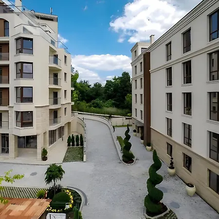 Cabacum Pleasure Beachfront - 50m To And Pool アパートホテル ヴァルナ